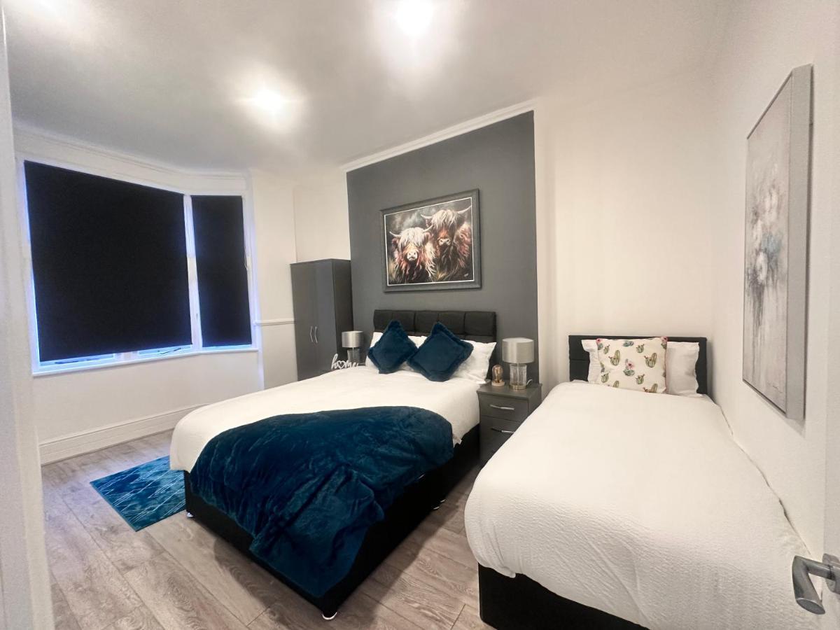 Kensington High Street Posh Flat * Londra